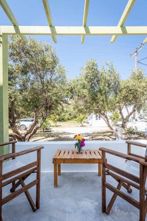 Pente Elies Milos Pollonia Extérieur photo